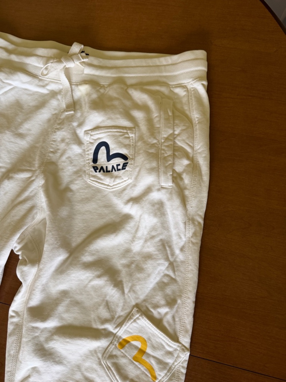 PALACE x Evisu Multi Pocket Joggers in White size XL - Picture 3 of 6